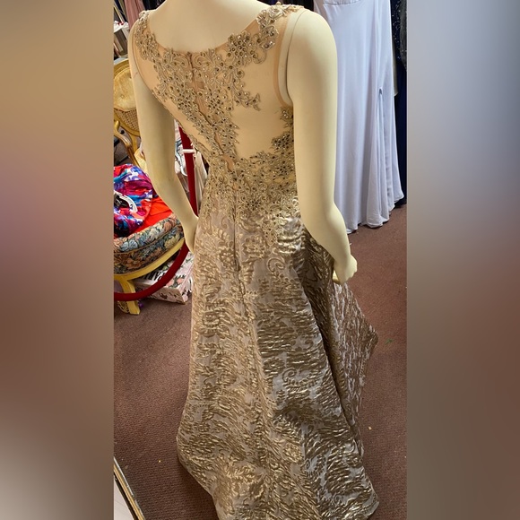 Cecilia Couture Gown - Picture 4 of 5